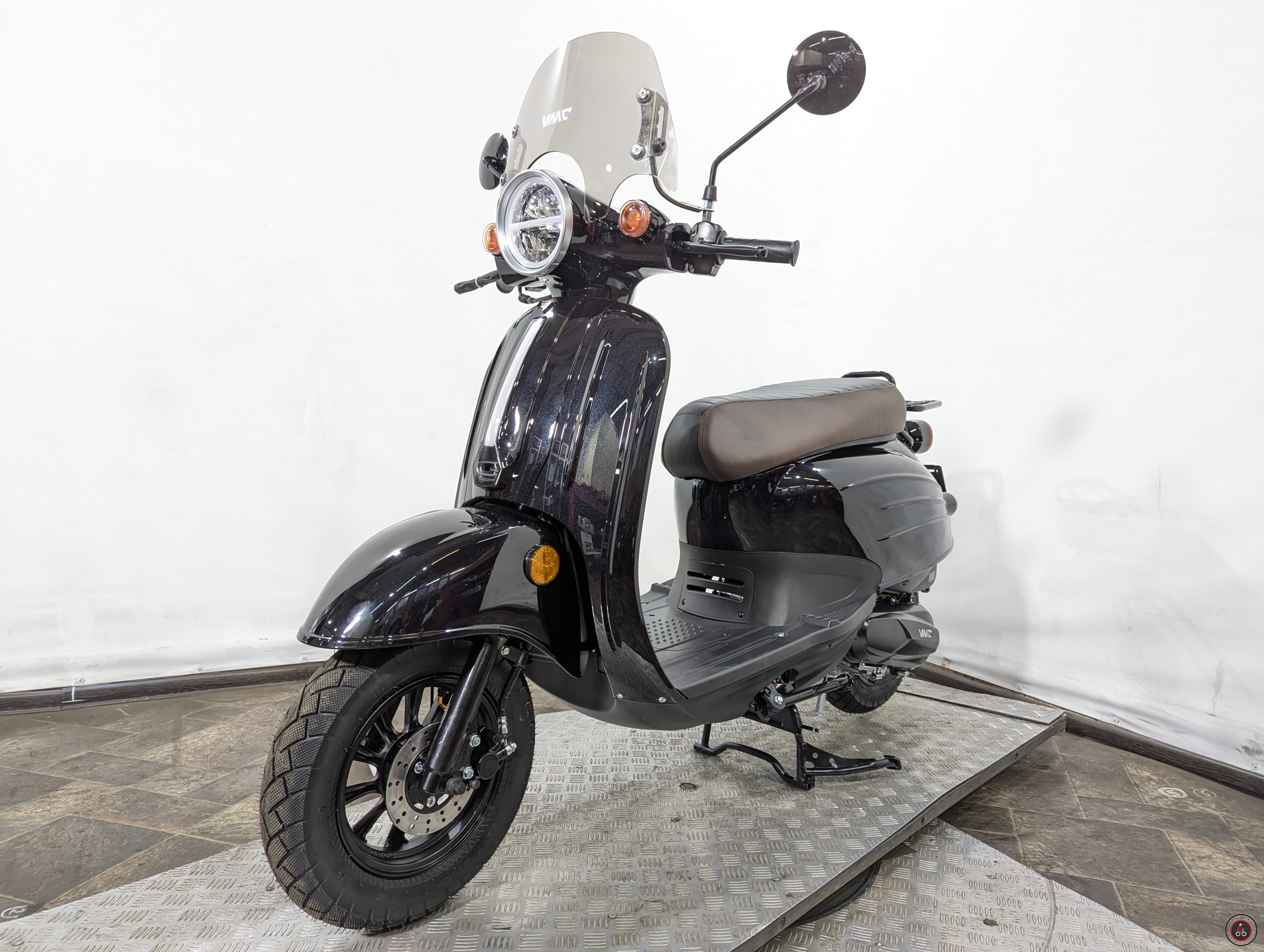 Скутер VMC (Vento) SPRINT (49/125cc) черный глянцевый